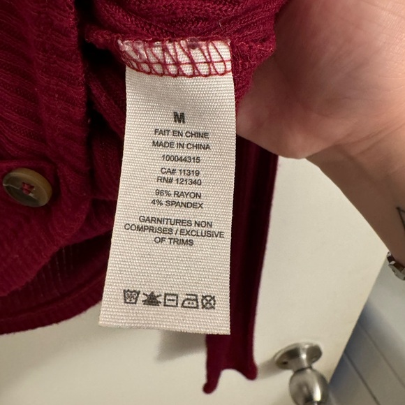 Garage Long Sleeves Burgundy Crop Top - Picture 4 of 4